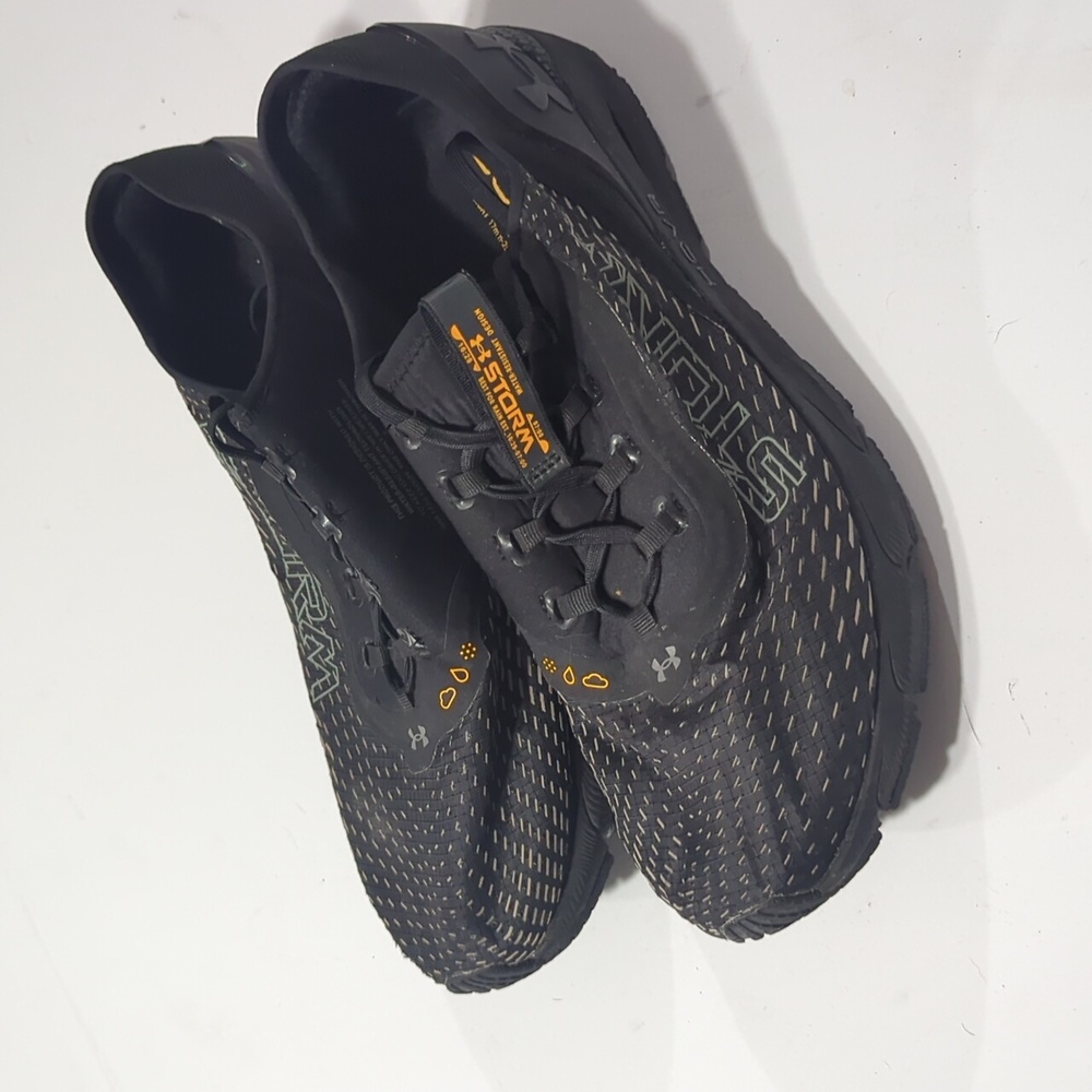 Under Armour mens 11.5 shoes